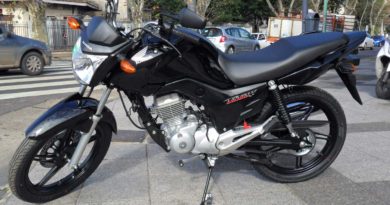 Burzaco: Detienen a dos hombres con una moto robada Burzaco: Detienen a dos hombres con una moto robada